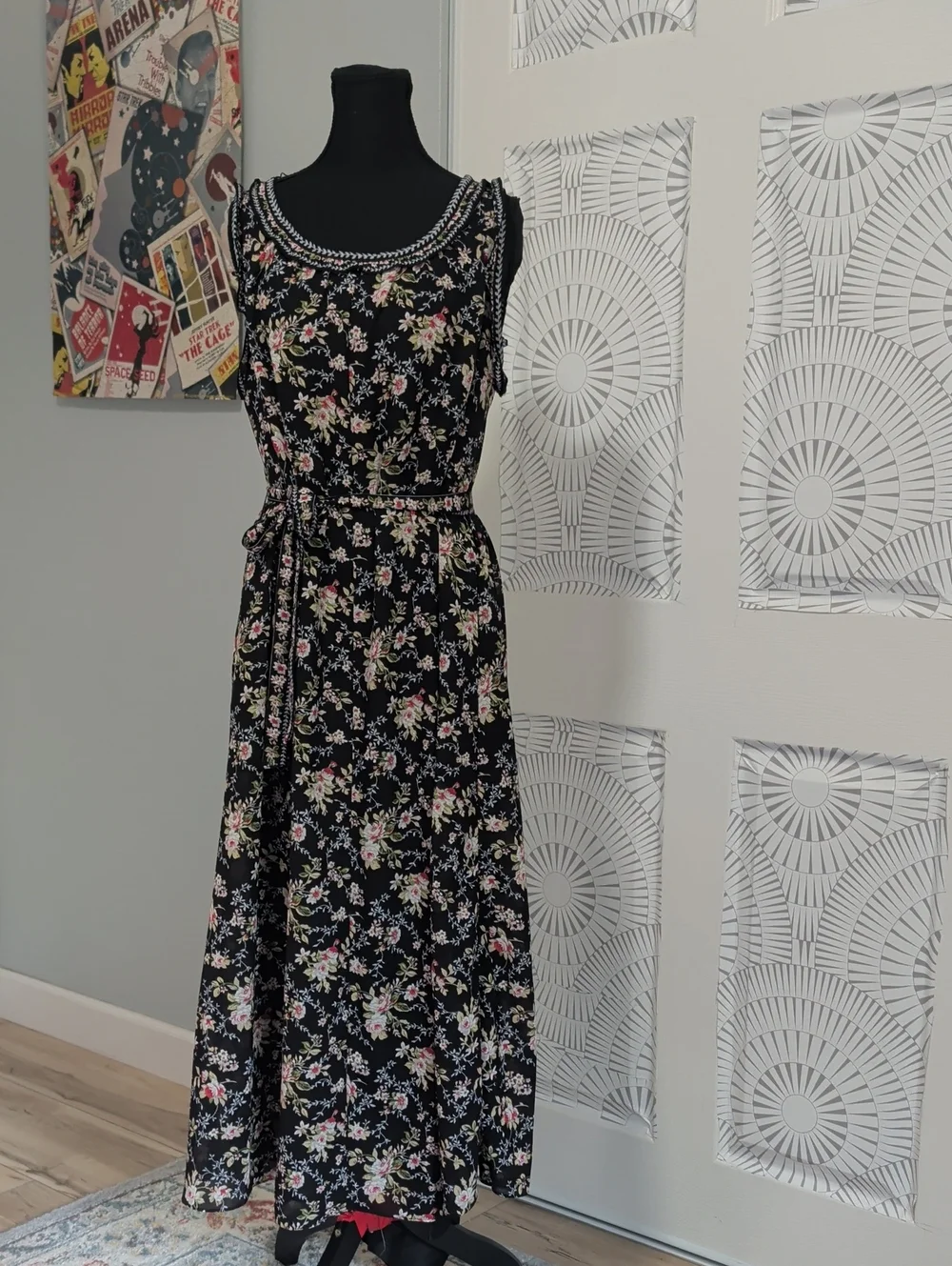 Max Studio elegant black